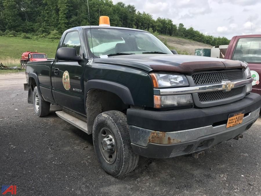 Auctions International Auction Madison County, NY 14600 ITEM 2004 Chevy C2500 HD Pickup