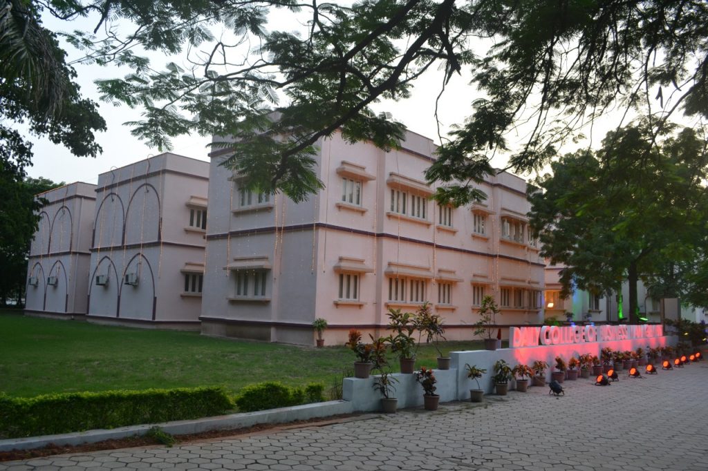 Campus Daly College of Business Management