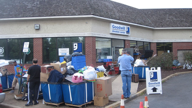 8 Charities that Offer Free Furniture Donation Pick Up MYMOVE