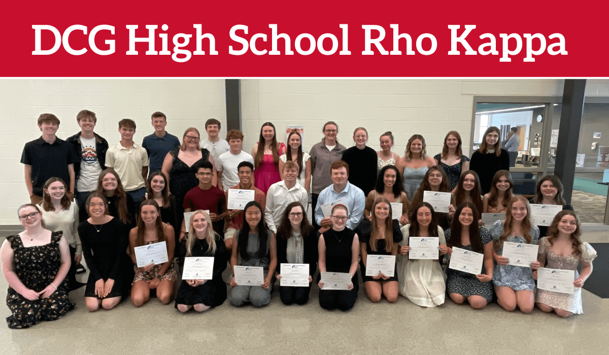 DCG High School Inducts New Members to Rho Kappa