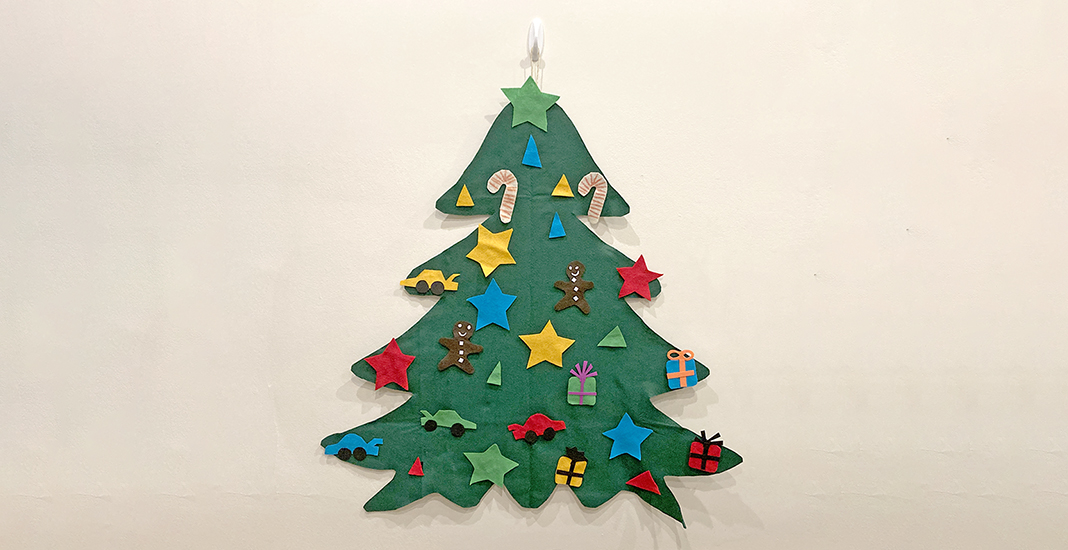 Make a Felt Wall Christmas Tree Decoration