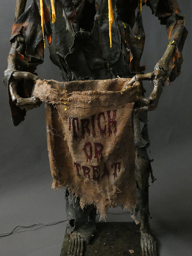 Trick or Treat Animated Corpse Motor Driven DC Props DC Design