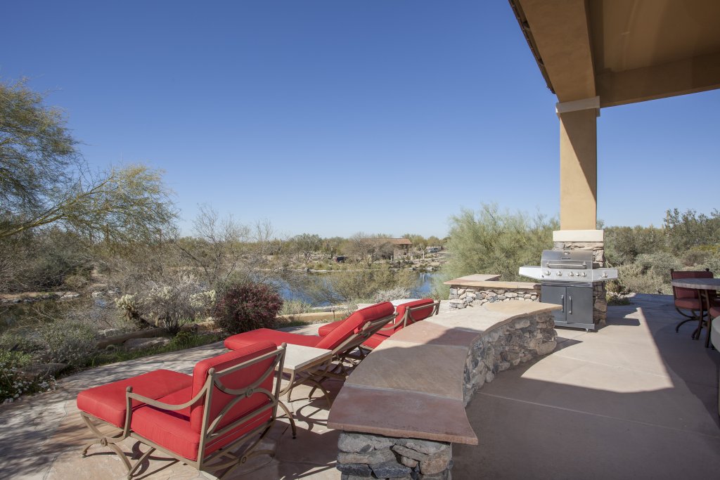 Matheson Team featured listing 2 bedroom + den Tapadero waterfront