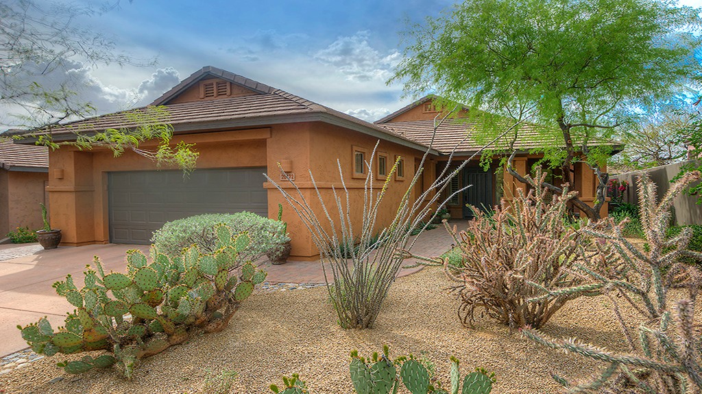 Remodeled light and bright Standard Pacific DC Ranch Homes