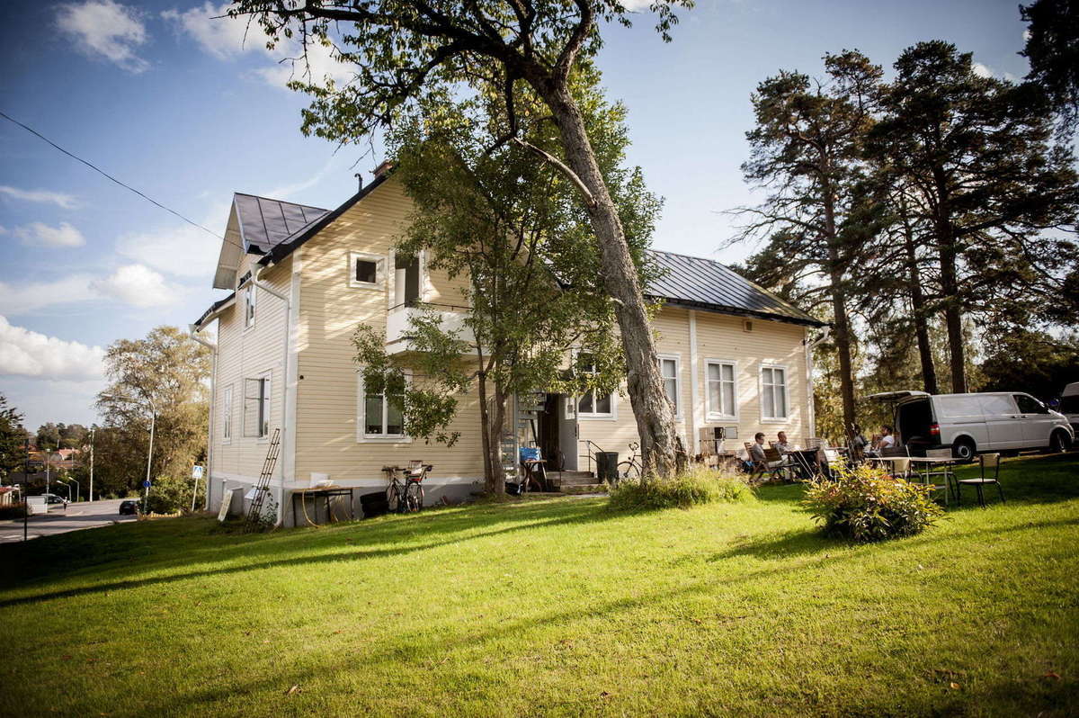 Utlysning av dansresidens på Gula Villan i Järna 1627 juli 2018