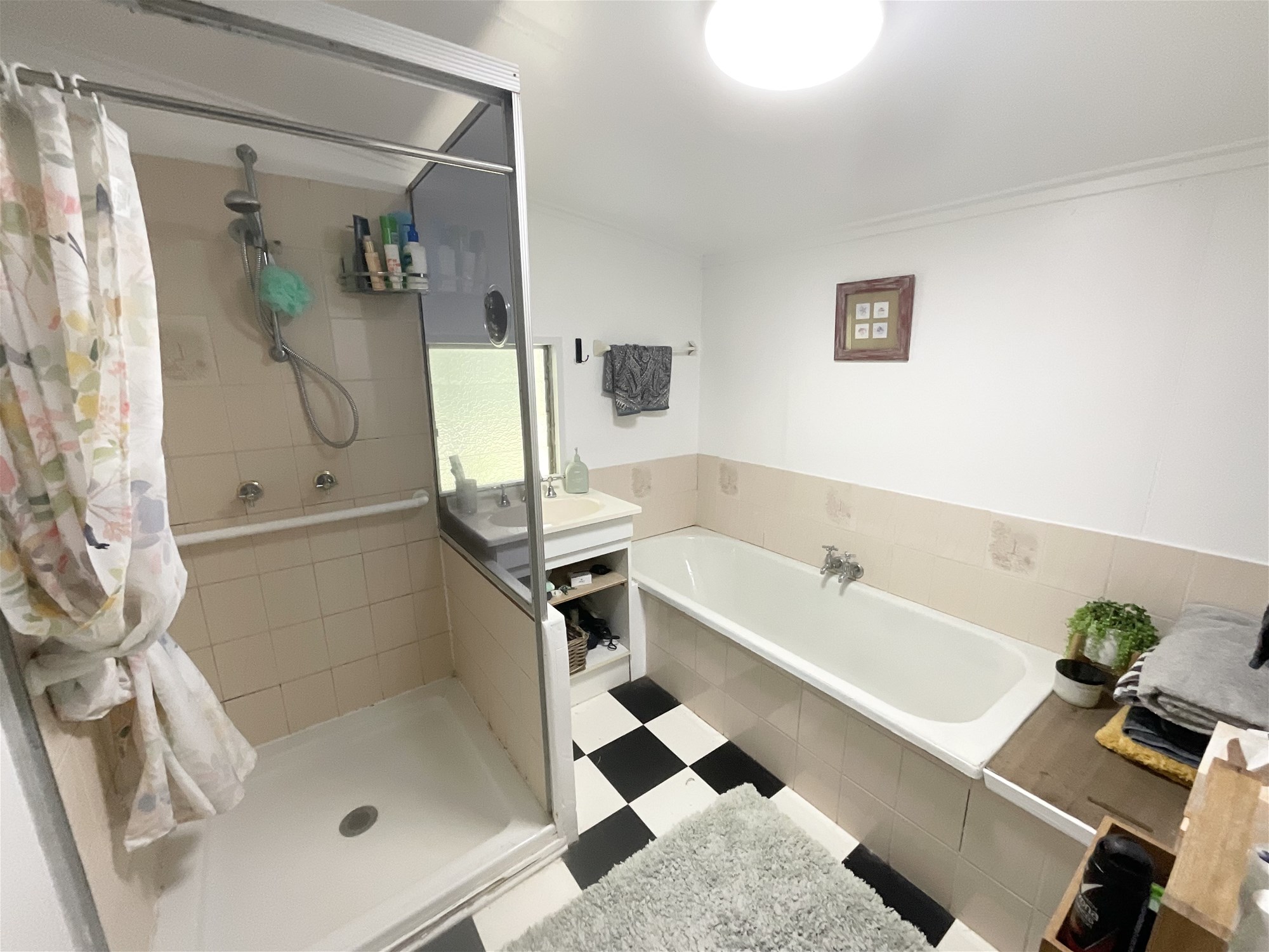 Real Estate for Sale in BENARKIN