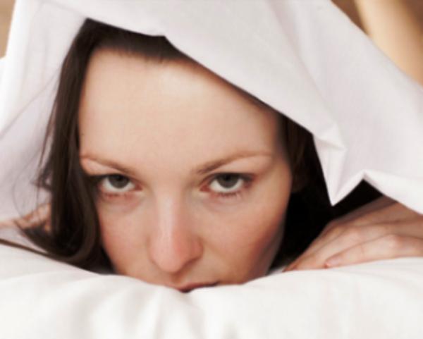 Ini Perawatan Wajah yang Dilakukan Wanita Jika Kurang Tidur di Malam