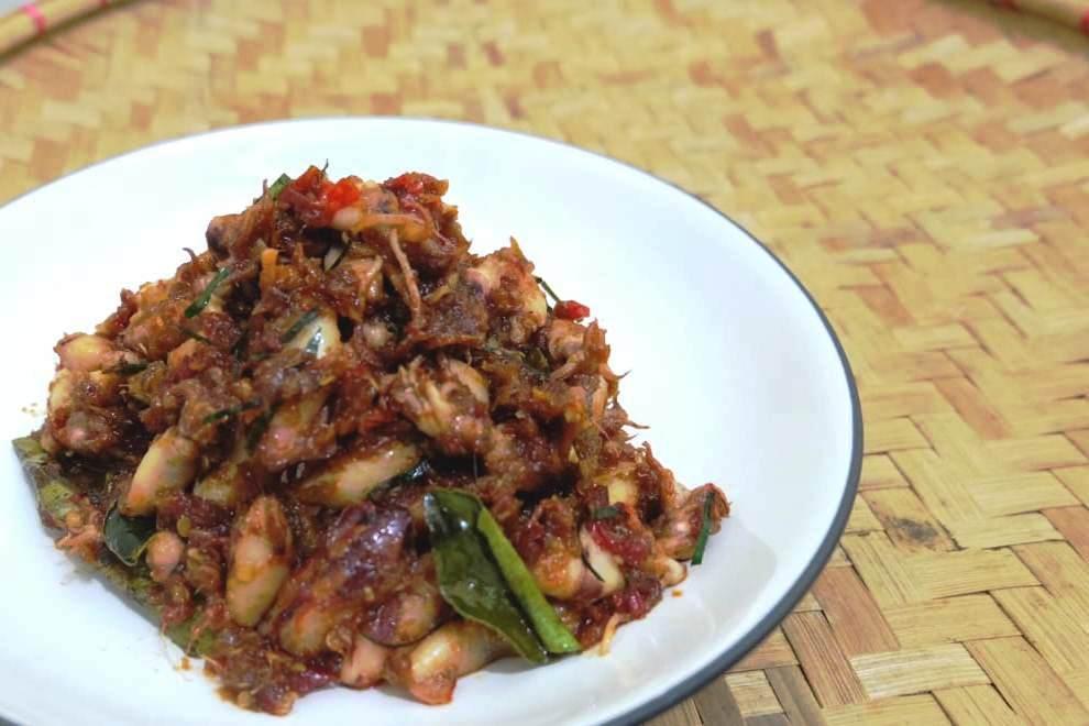 Resep Praktis Baby Cumi Sambal Terasi Daun Jeruk Womantalk