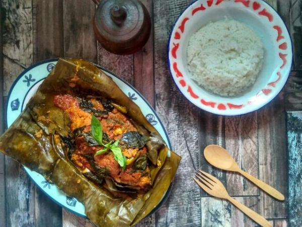 Cara Membuat Pepes Ikan Mas Duri Lunak