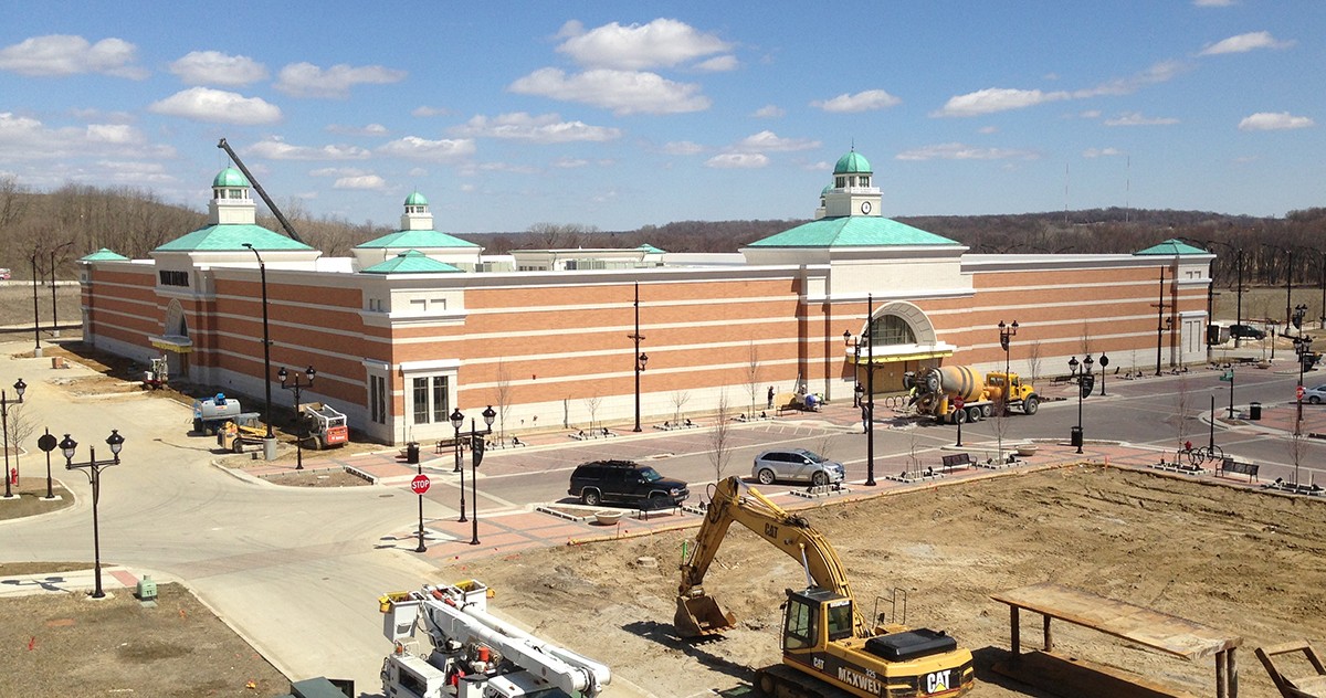 Von Maur Iowa River Landing, IA DDCA Architects