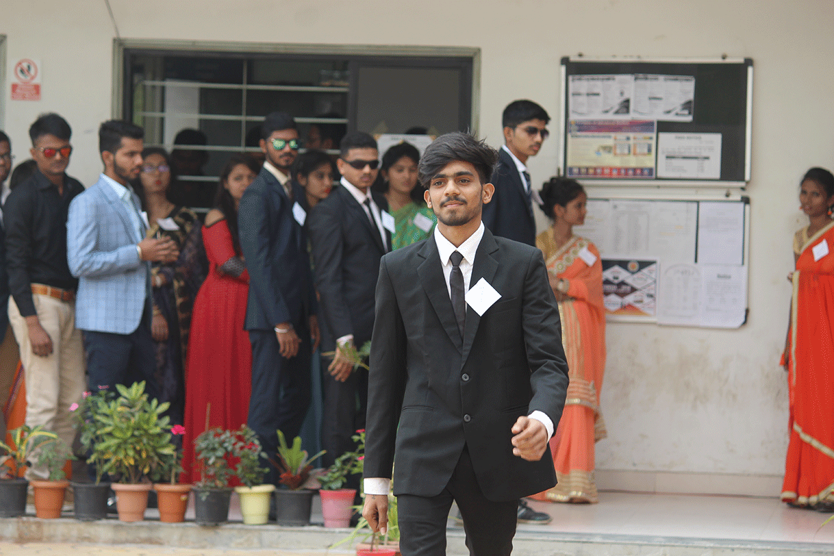 Fresher’s Party Dollyben Desai Institute of Computer and Allied Sciences