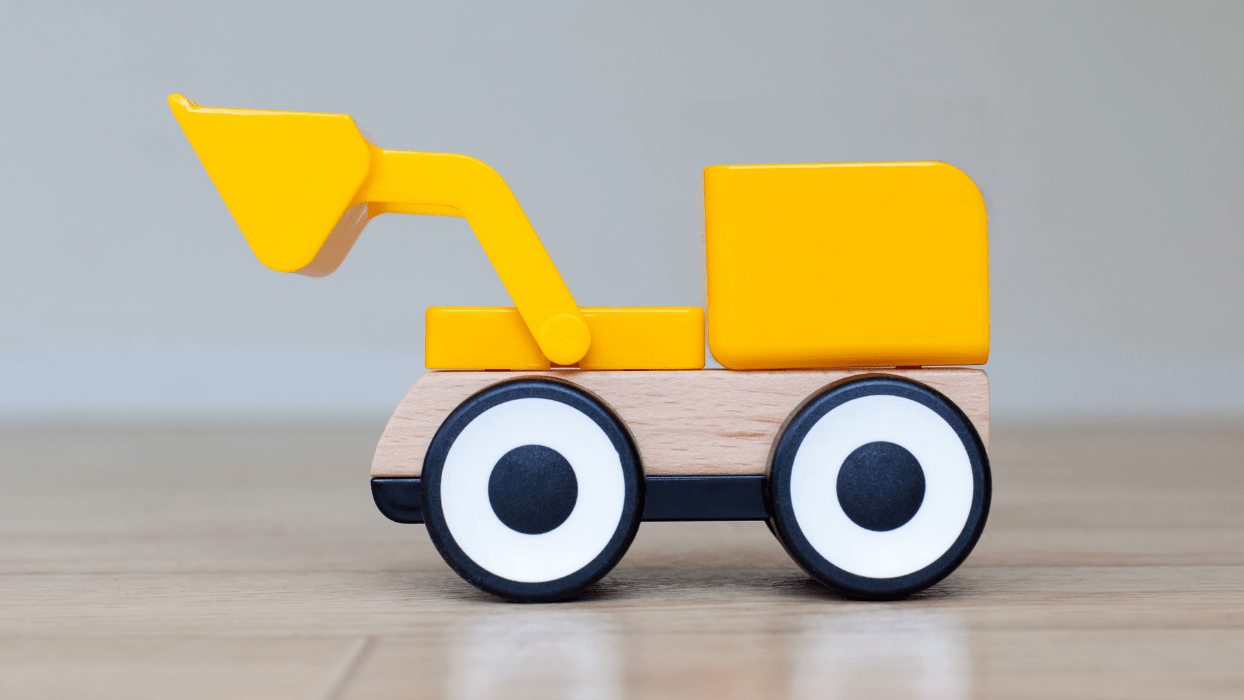 Active ways to keep young minds busy using Simple Moving toys