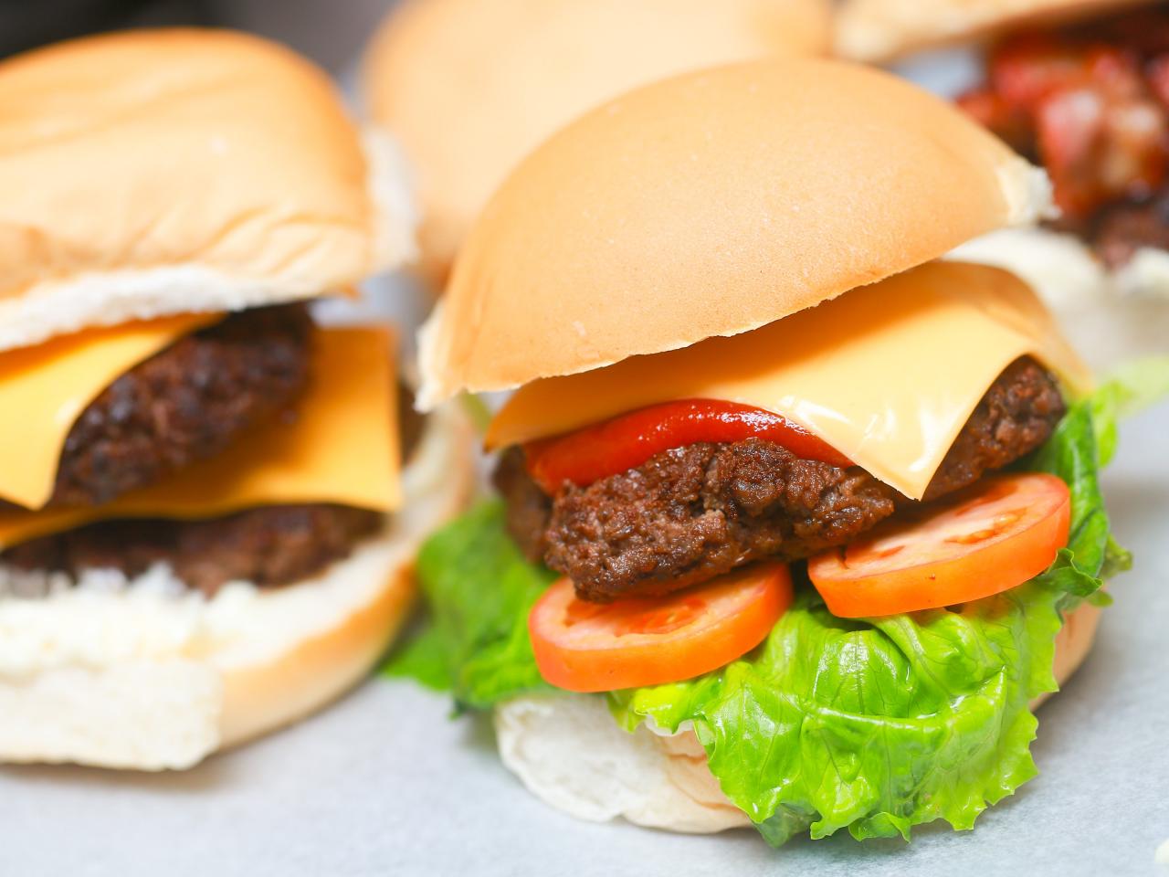 طريقة عمل البرجر بالفول الصويا بالصور , عمل البرجر بالمنزل