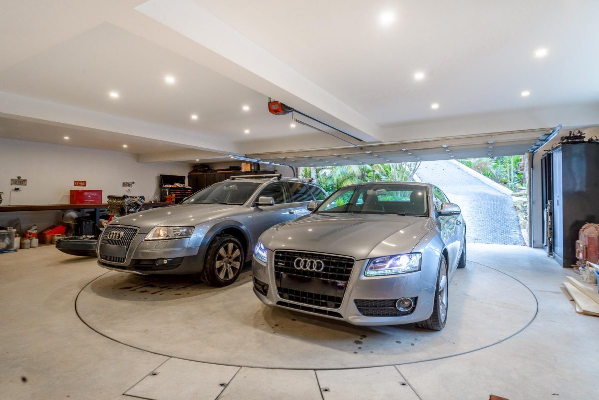 Car turntable turning in the smallest space 🚘 DEPARK