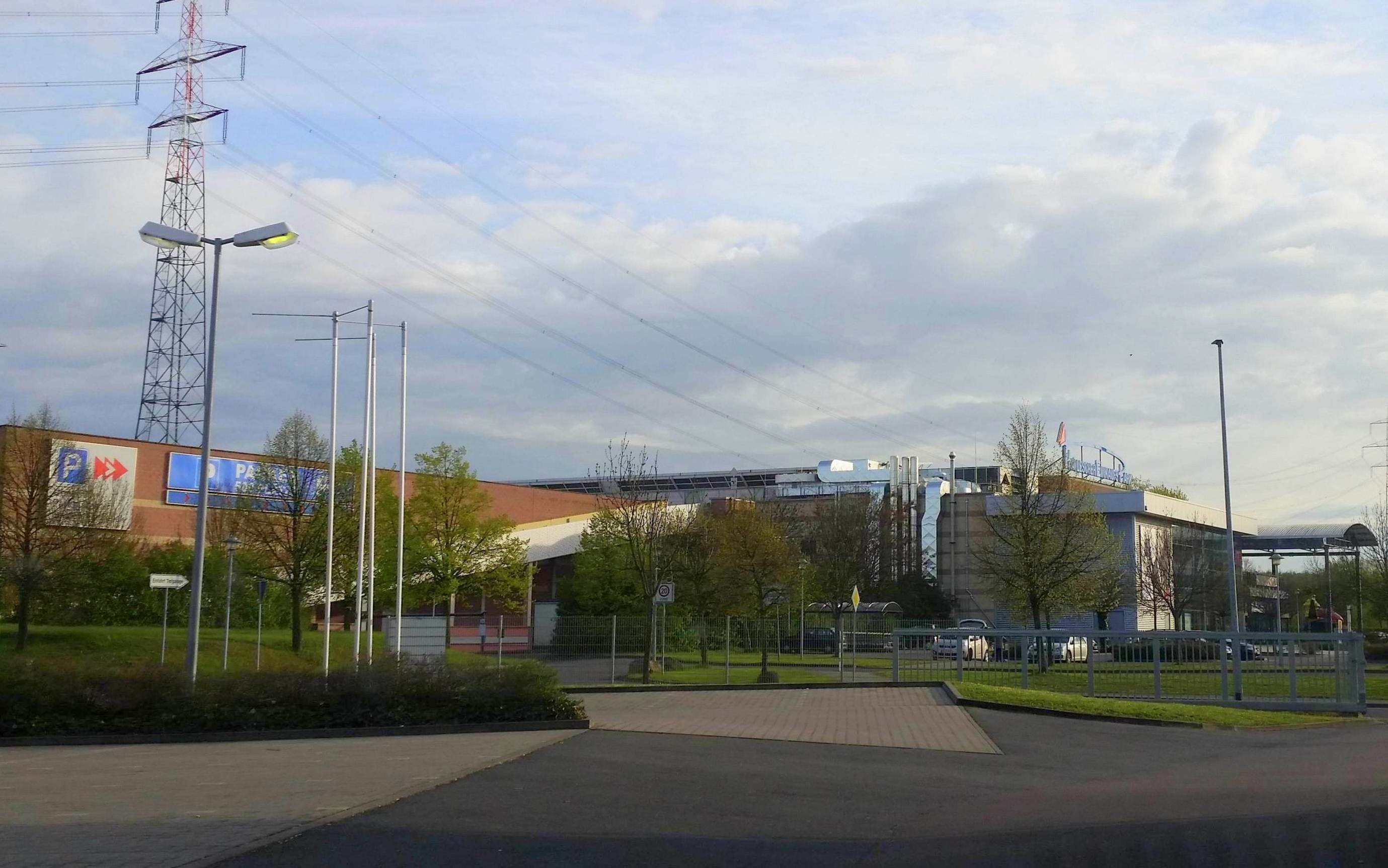 H&M Modegeschäft HEP Hallescher Einkaufspark Buckdorf