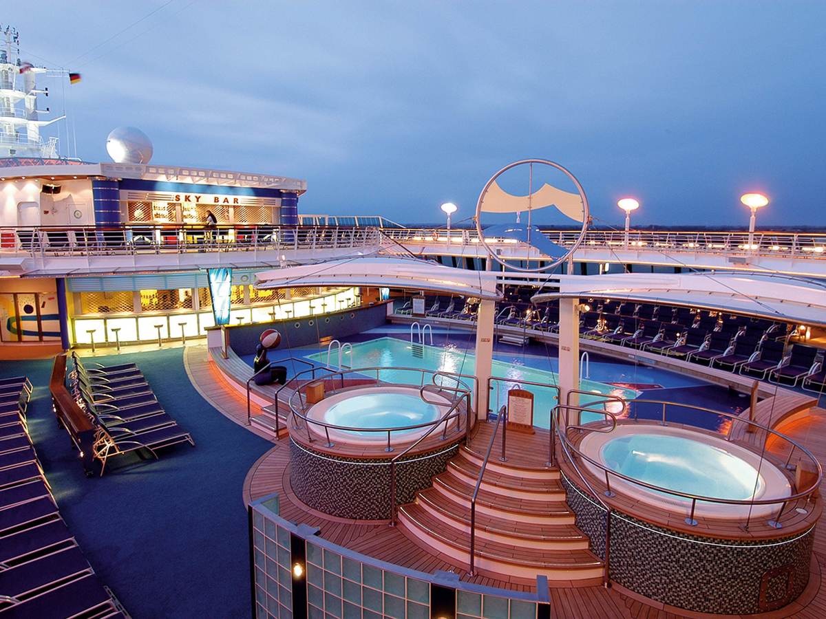 Riviera Public Spas RivieraPool
