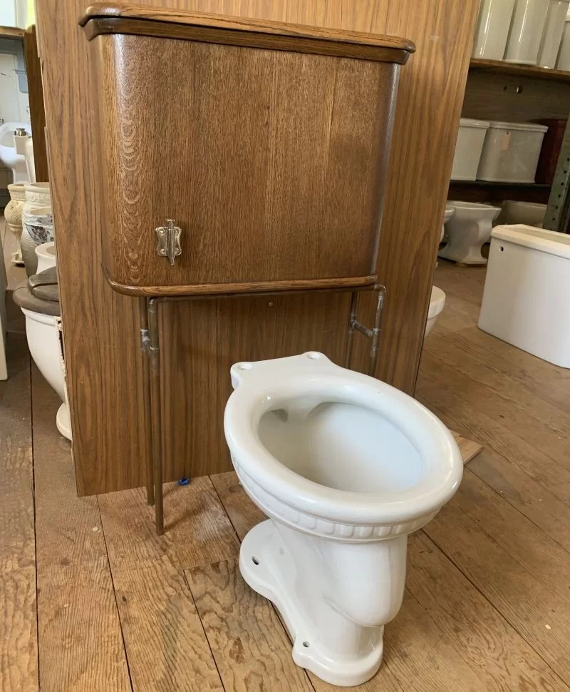 1910 Keystone Pottery Quartersawn Oak Tank and Beaded Rim Toilet Bowl