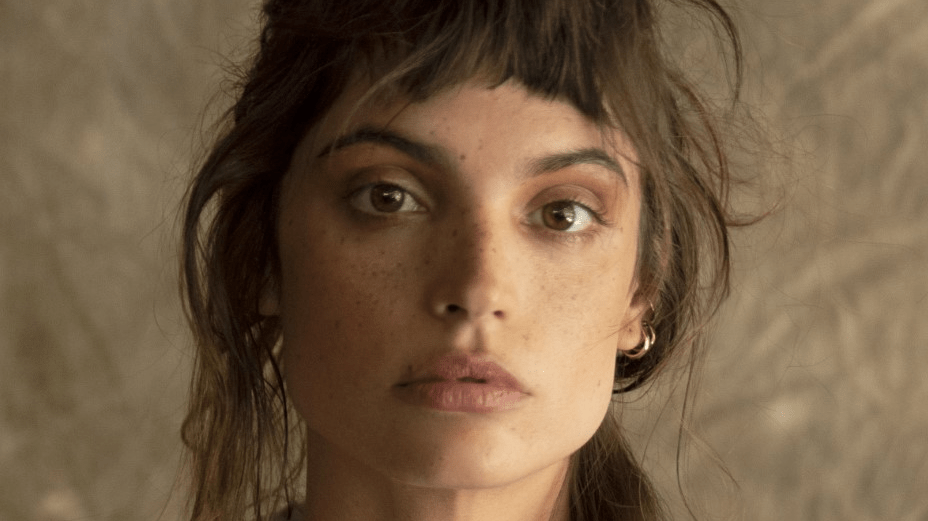 Uta Deans List 2023 Charlbi Dean, 'Triangle Of Sadness' Newcomer, Signs With Uta – Deadline