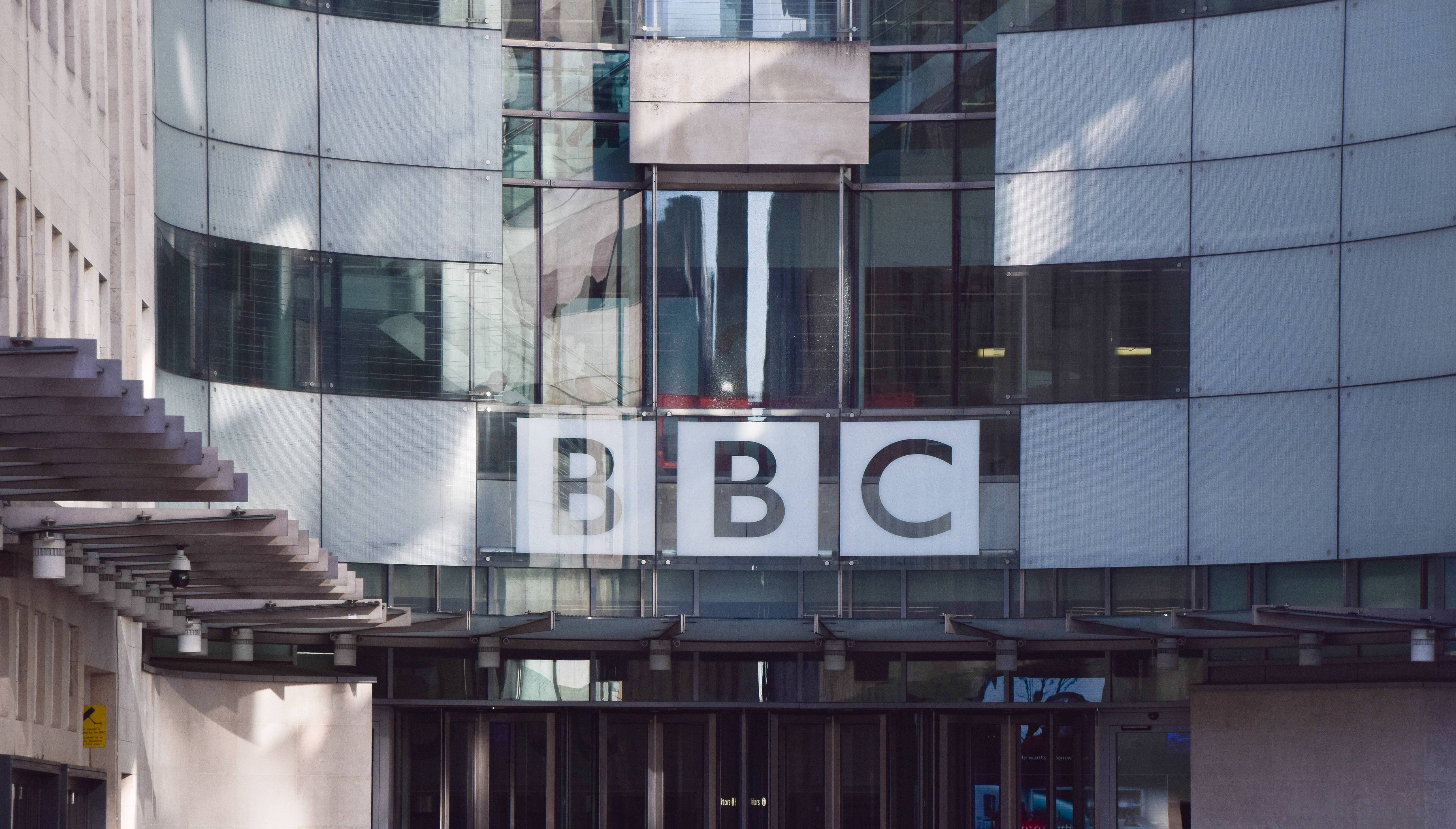 UK Government “To Review Selling Channel 4, Scrapping BBC License Fee