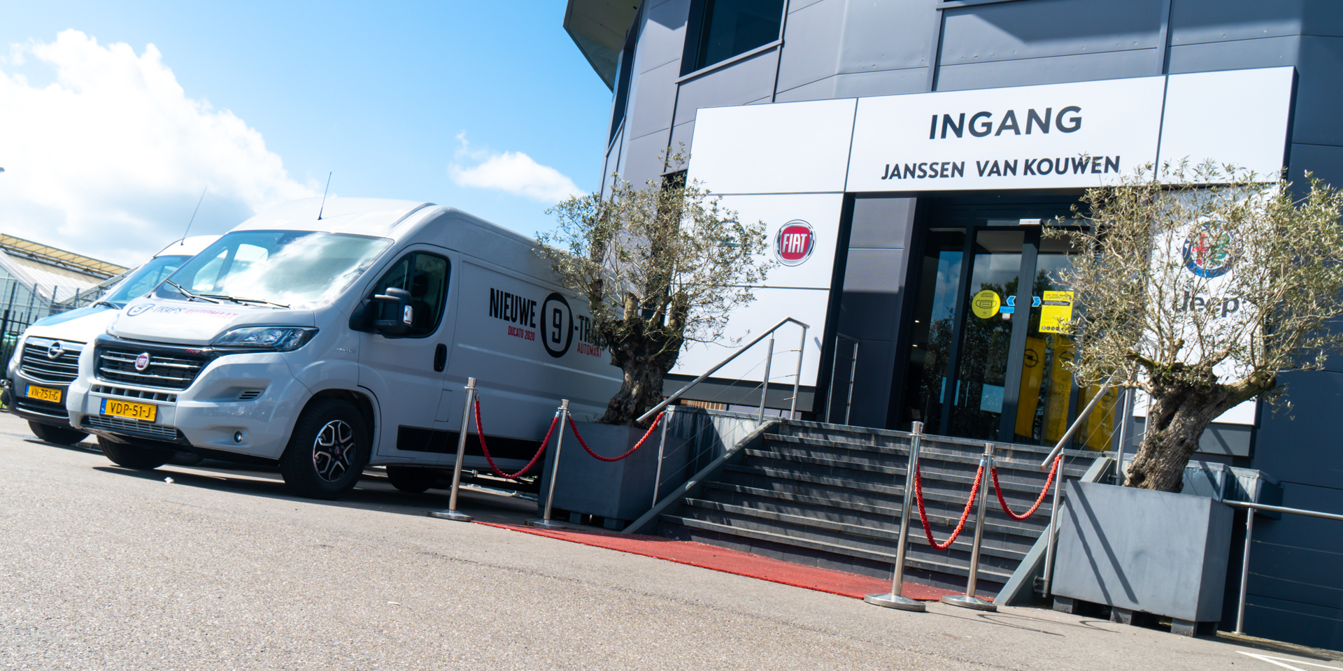Merkdealer en garage in Amsterdam Zuidoost Janssen Van Kouwen