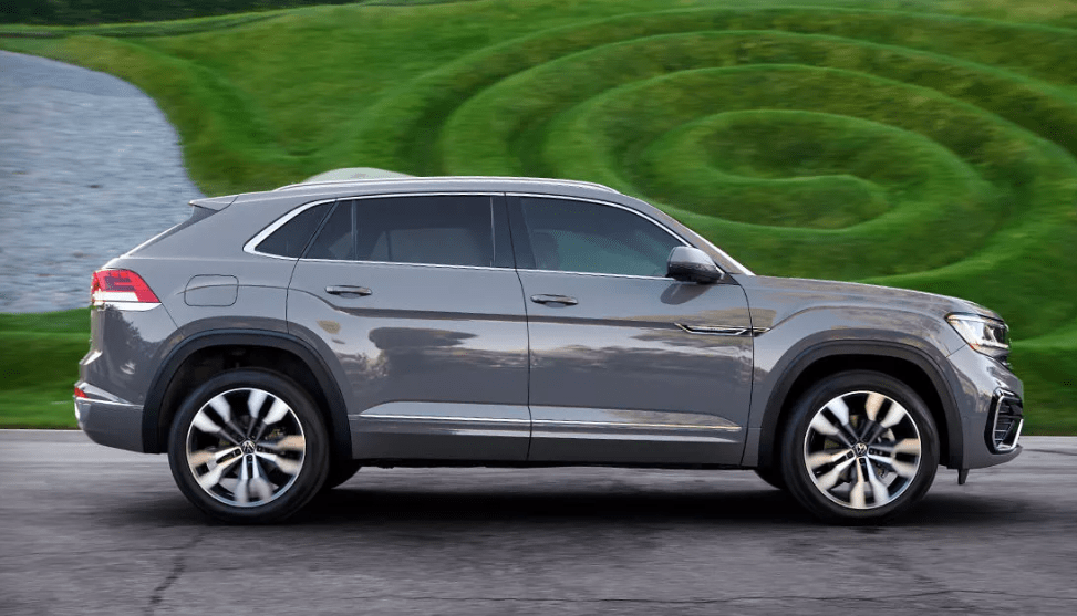 2023 Volkswagen Atlas Cross Sport Lease in Sayville, NY East Hills