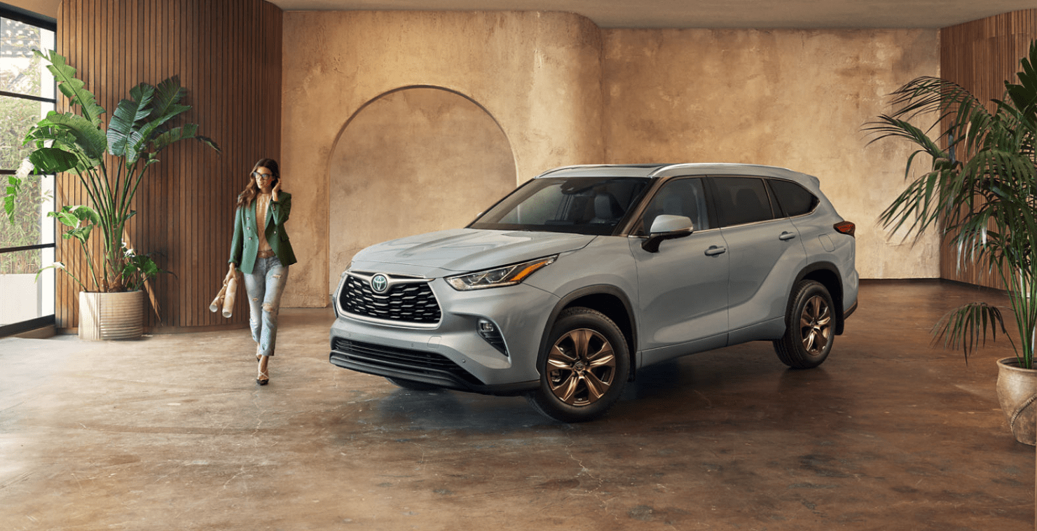 2023 Toyota Highlander for Sale near Brockton, MA Route 44 Toyota