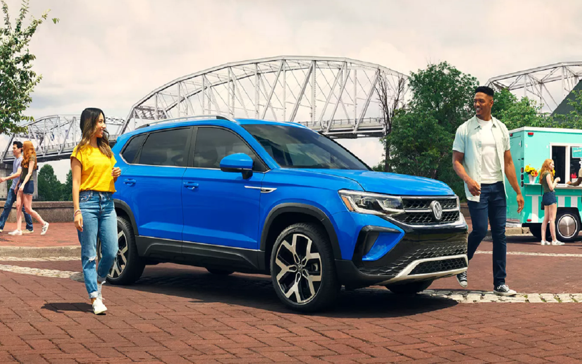 2023 Volkswagen Taos vs The Competition in Sayville, NY East Hills