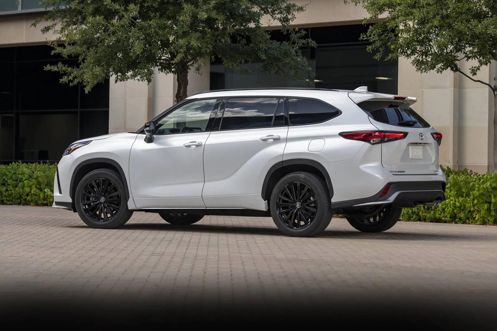 2023 Toyota Highlander Key Features near Fall River, MA Route 44 Toyota