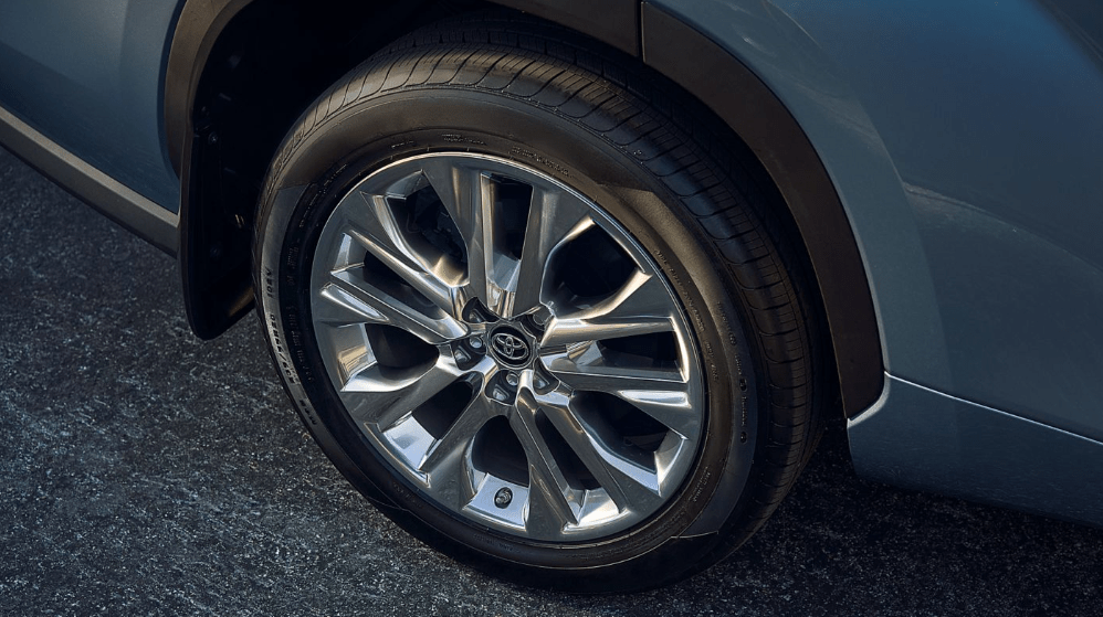 2024 Toyota Highlander for Sale near Crosby, TX Community Toyota