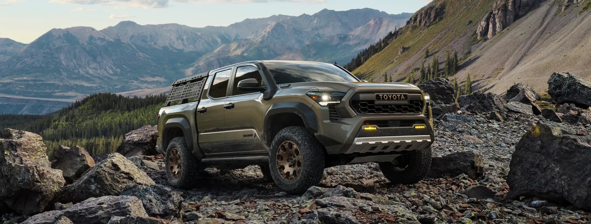 2024 Toyota vs 2024 Ford Ranger near Des Moines, IA