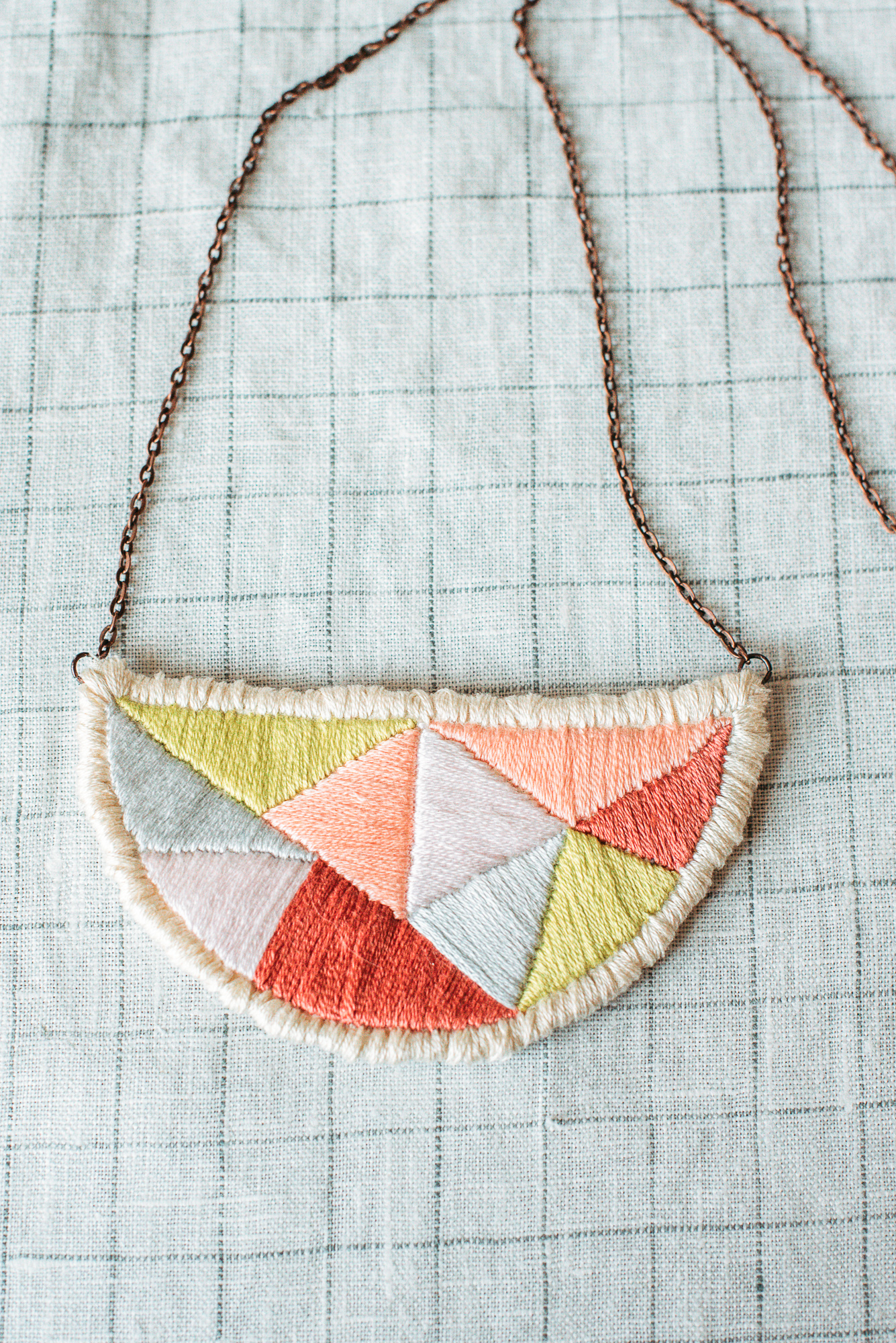 DIY embroidered necklace Dear Handmade Life Dear Handmade Life