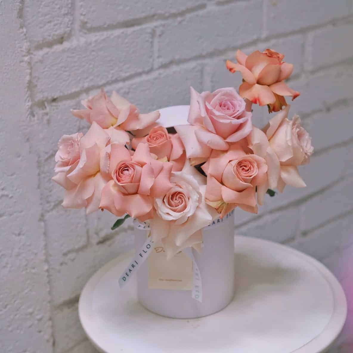 Quicksand & Cappuccino Roses Hat Box Dear J Flower By Jane (Florist)