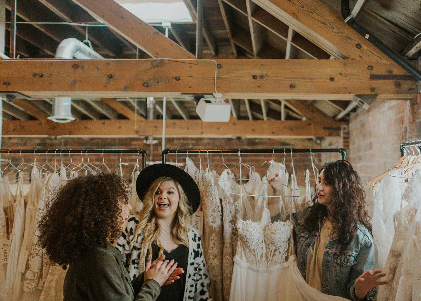 Everything You Need To Know About Consigning a Gown at Dearly!