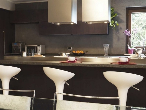 Exklusive Küche mit Kochinsel von TM Einrichtungstrends