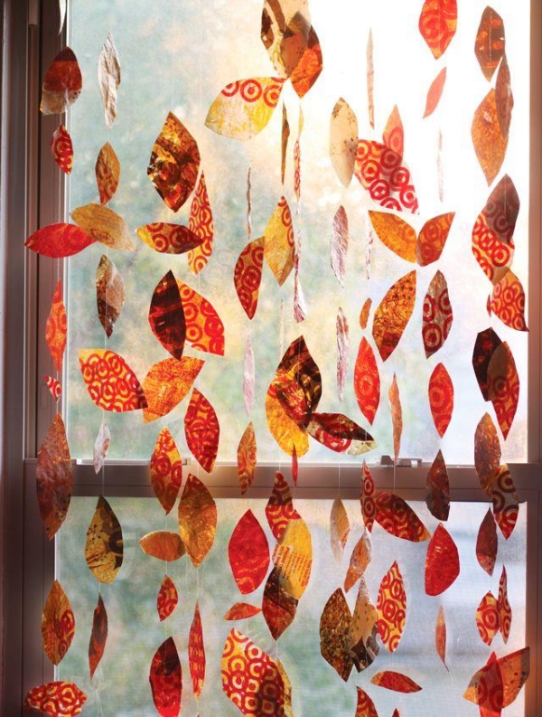 Mit Kindern Fensterbilder im Herbst basteln und malen