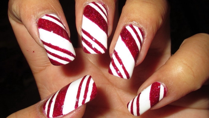 Winterund Weihnachtsnägel 25 Designs zum Nachstylen
