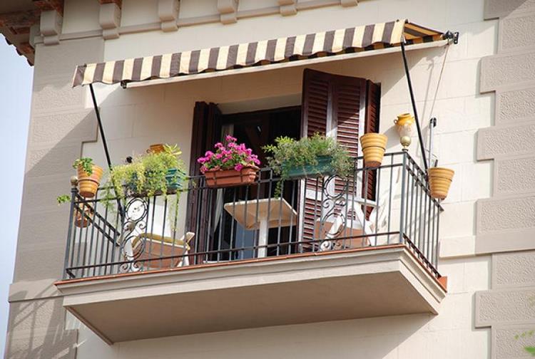 Balcony sun shade ideas how to choose the best protection in the summer