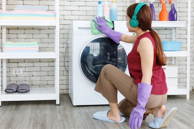 How to Clean Your Washing Machine with Natural Ingredients?