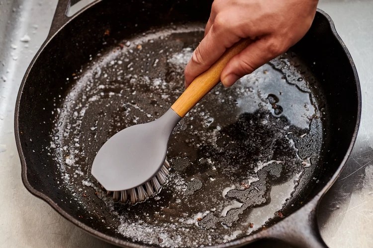 How to Clean Your Cast Iron Skillet Properly 5 Simple and Easy Methods