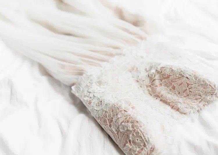 How to choose a wedding dress according to your body shape?