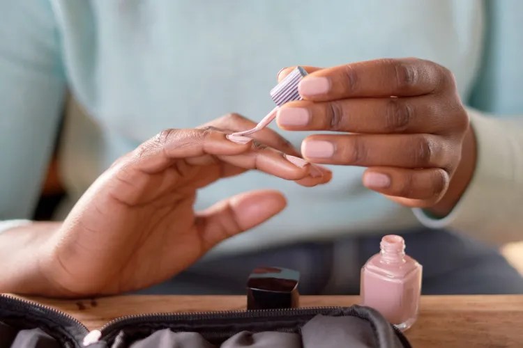 How to make nail polish dry faster? Find here the best tips and tricks!