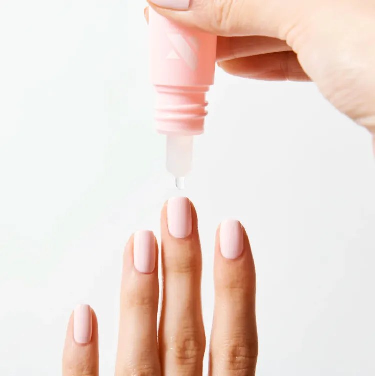 How to make nail polish dry faster? Find here the best tips and tricks!