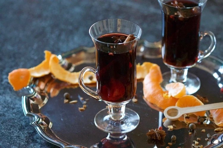 How to remove mulled wine stains tested methods and home remedies for cleaning clothes, sofas