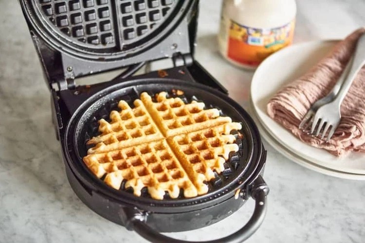 How to clean a waffle maker follow these simple steps and keep the appliance clean without effort!