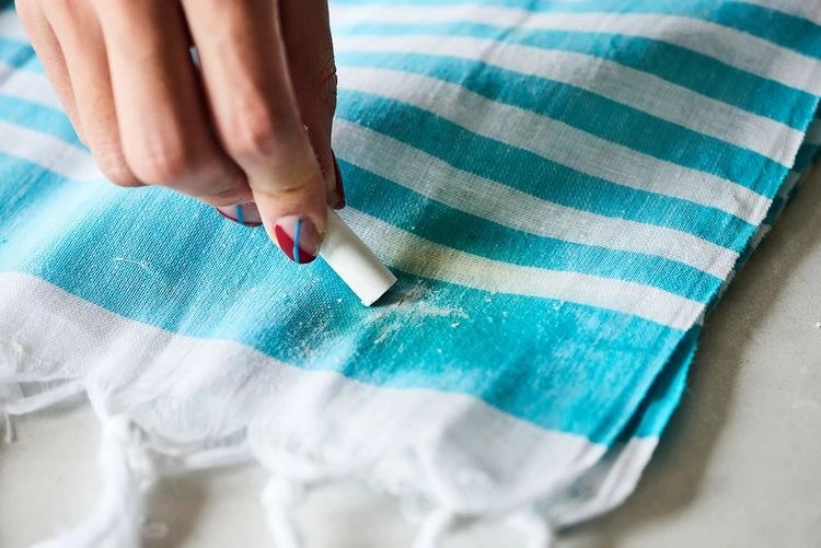 How to remove grease stains from clothes These are the best methods