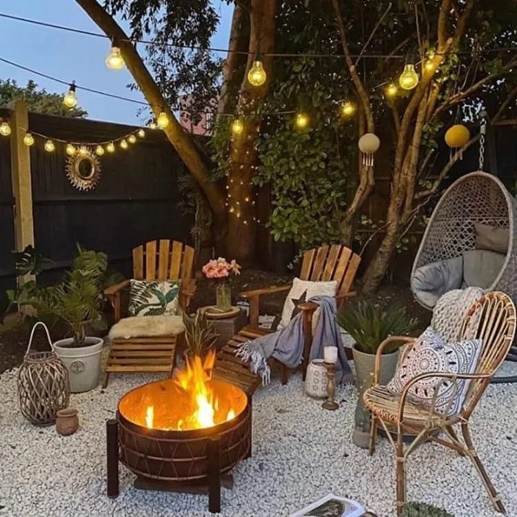 Create Your Own Home Oasis with 15 Small Backyard Fire Pit Ideas on