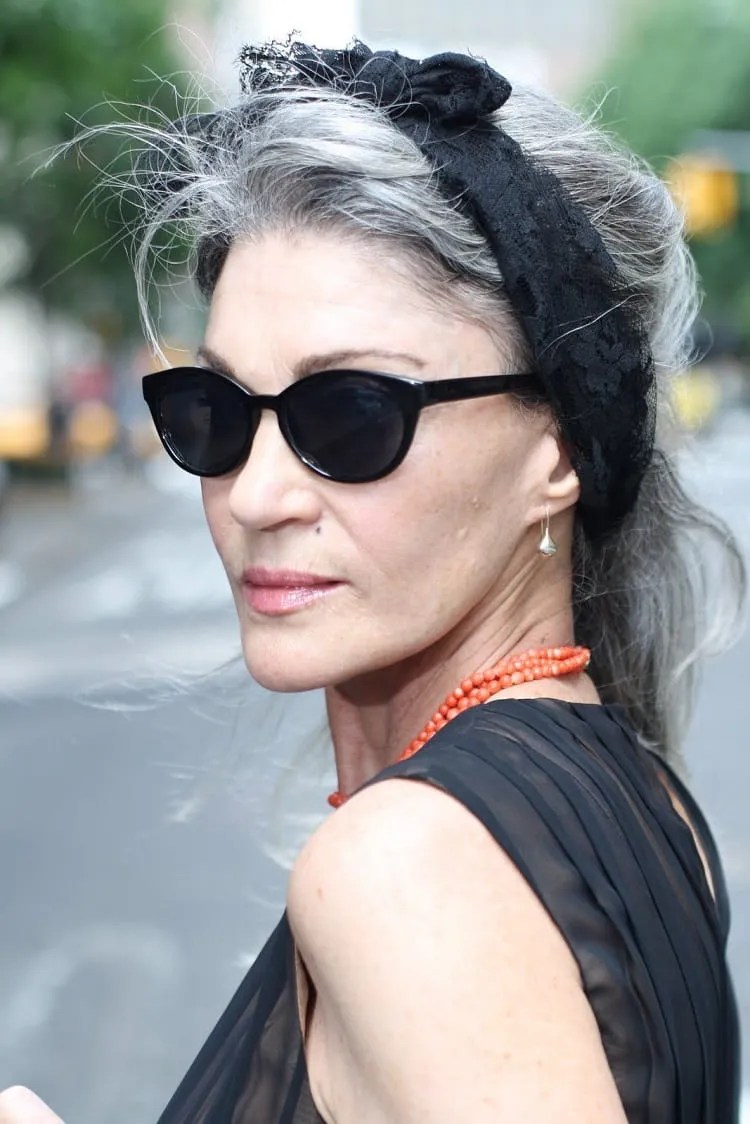 Hair Accessories for Older Women Trends 2023 17 Youthful Looks to Try Now!