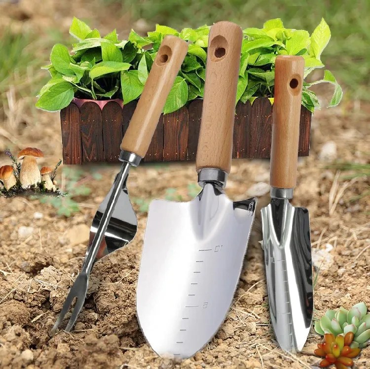 Essential Gardening Tools for Beginners Easier Harvesting!