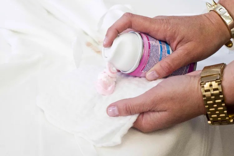 How to Remove Foundation Stains From White Clothes?
