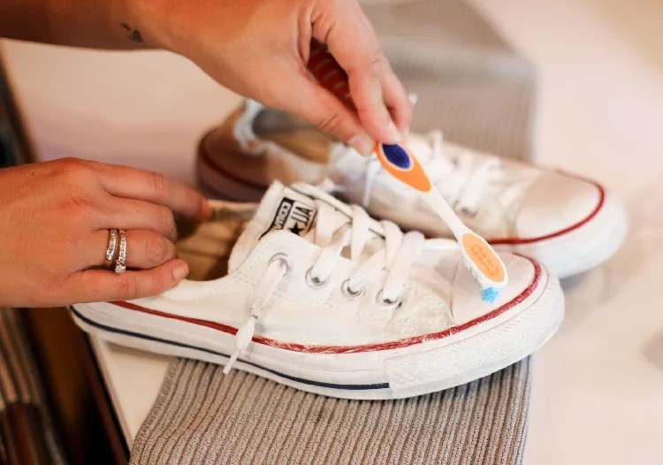 How to Wash Converse in Washing Machine The Dos and Don'ts